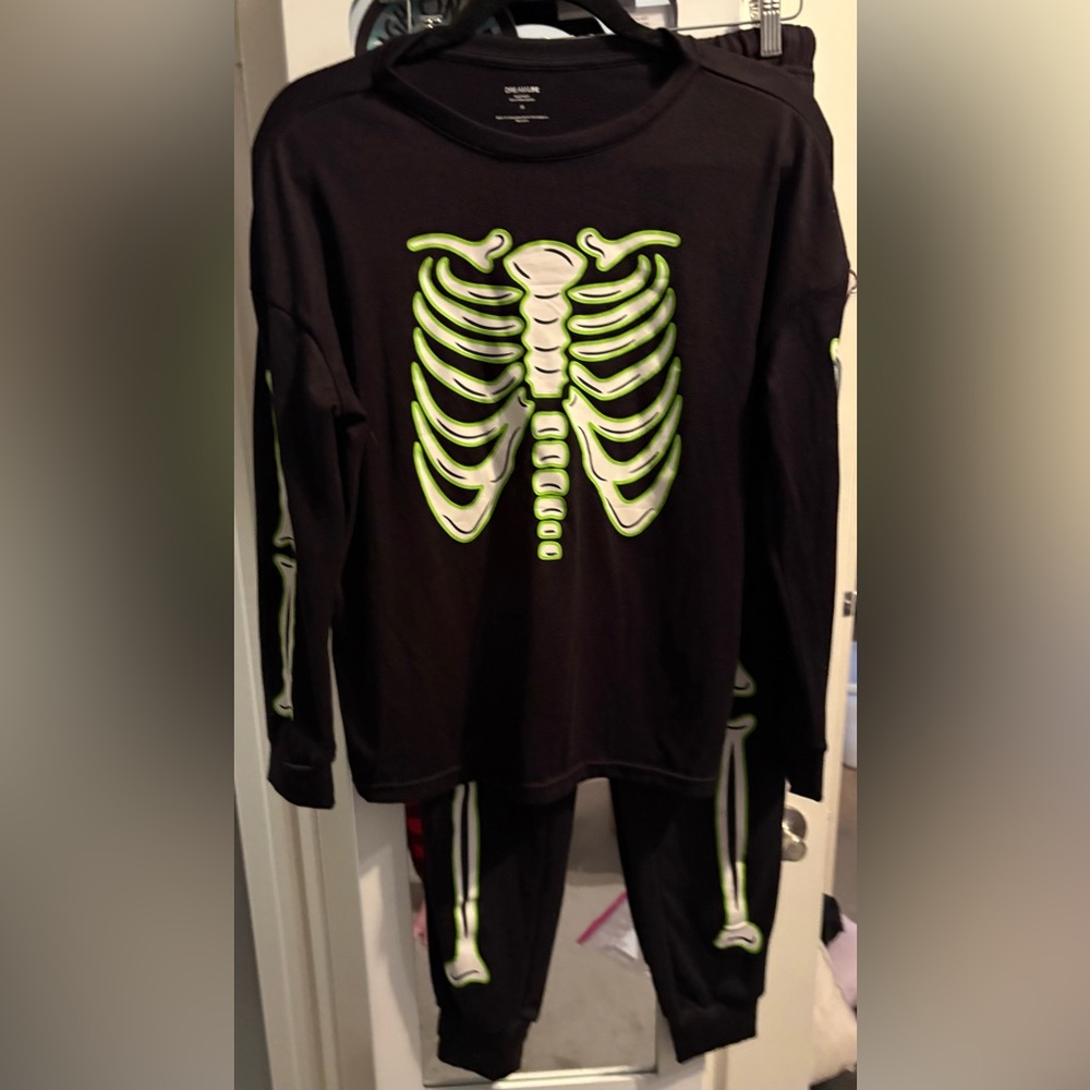299- Skeleton Print Black Pajama Set
